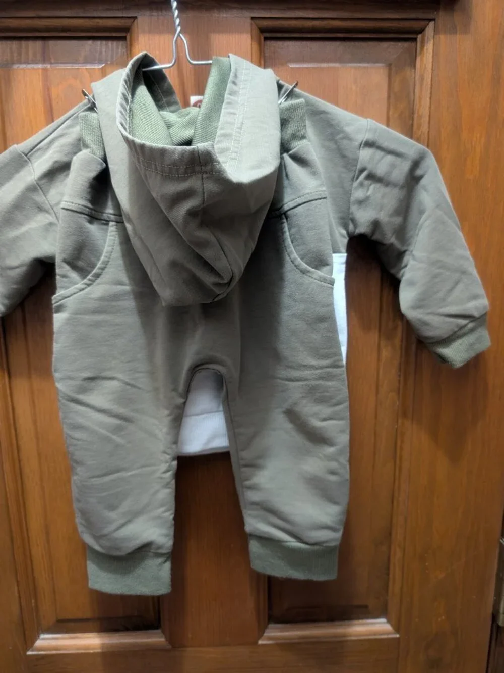 Toddler Boy 2 piece outfit, size 2T